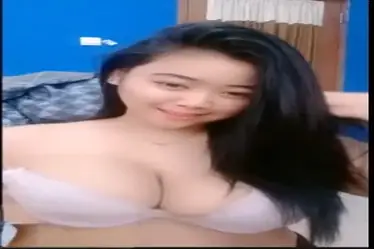Siaran Langsung Gadis Goyang Basah Muncrat poster