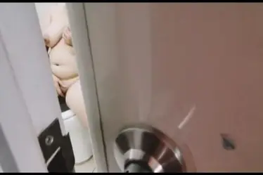 Tante Rhini Digarap Brondong Di Kamar Tidur poster